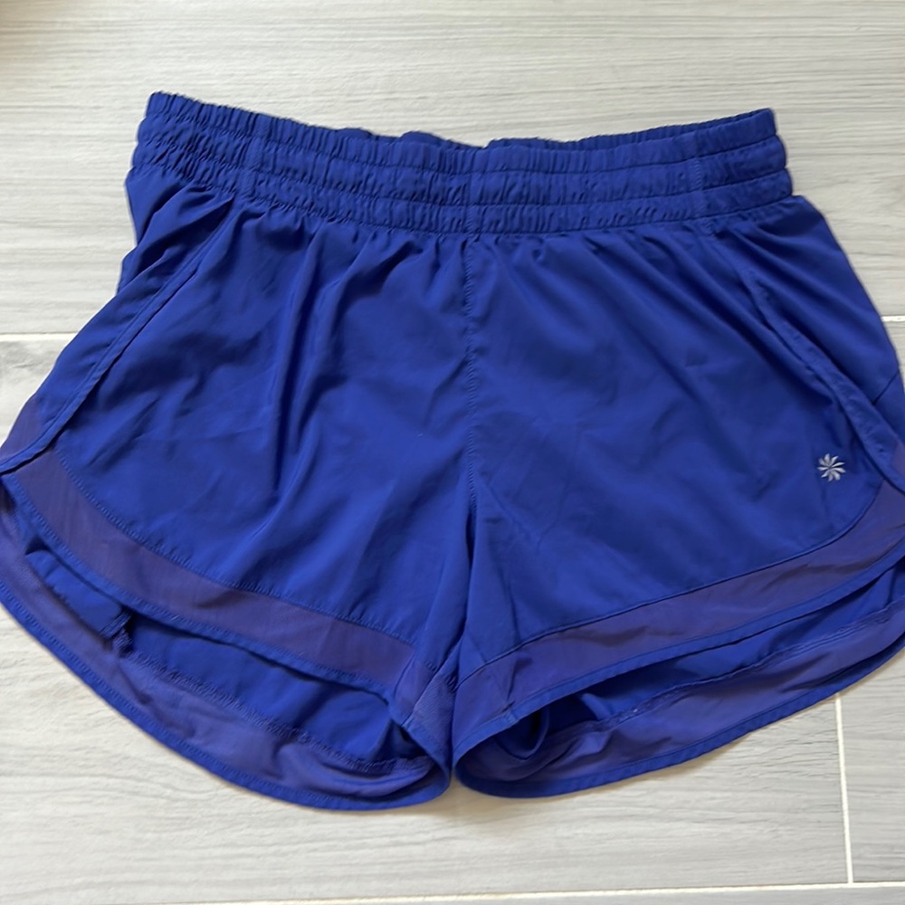Athleta Medium mesh racer run short 4”